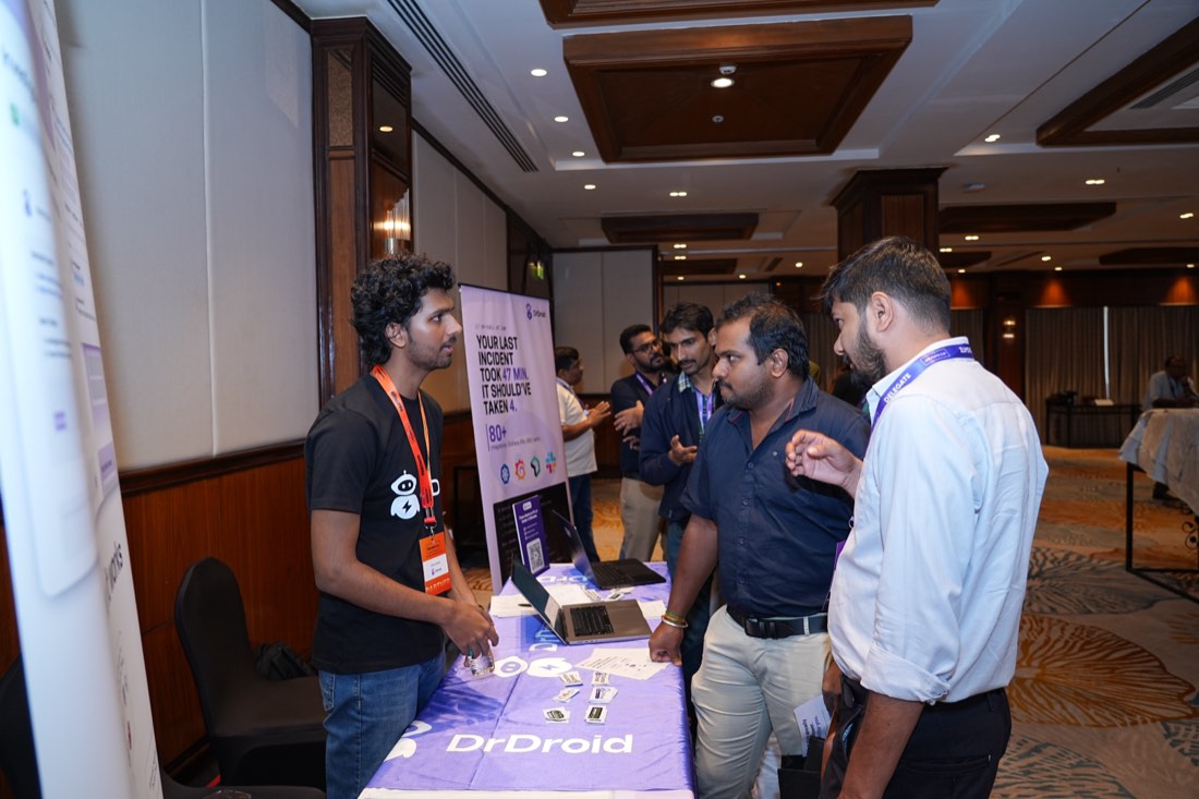 Demoing DrDroid to engineers at the DevOps 2.0 Confex booth
